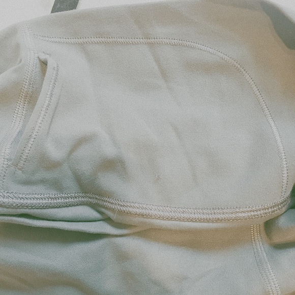 Lululemon - Picture 5 of 6